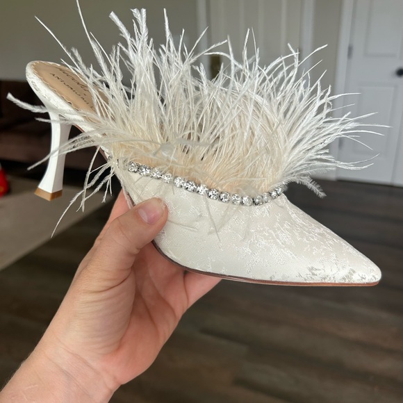 ANTONIO MELANI Shoes - ANTONIO MELANI x NICOLA BATHIE Ivory Feather & Crystal Pointed-Toe Mule